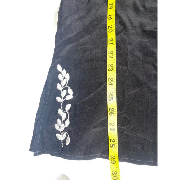 Ninety Embroidered‎ 100% Silk Top - Size XL - Beautiful Floral Embroidery - Picture 9 of 10